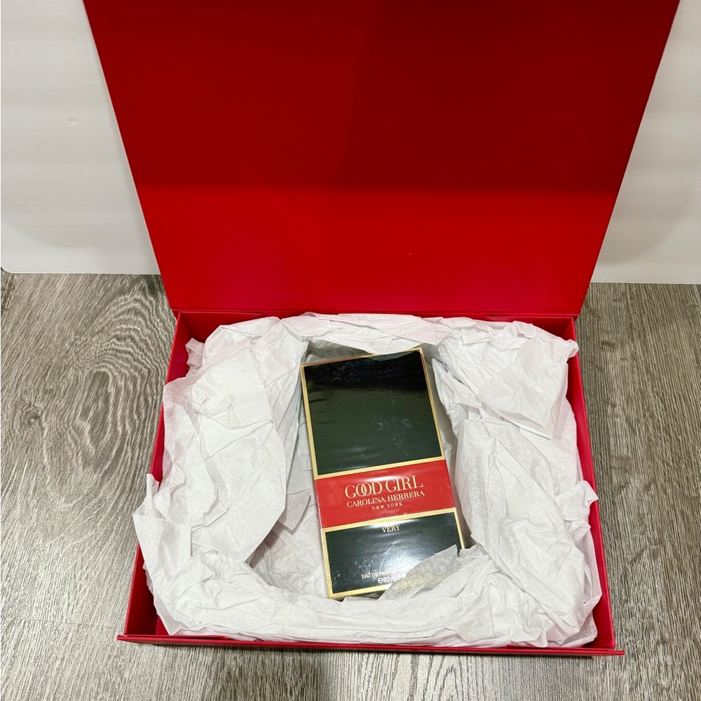 Carolina Herrera Very Good Girl Perfume in Red Gift Box